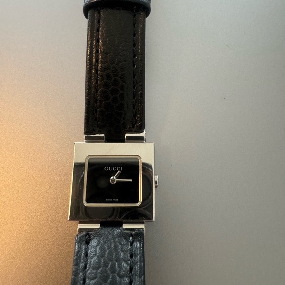 Authentic rare Gucci Damen 600l quartz ladies watch - Picture 3 of 5